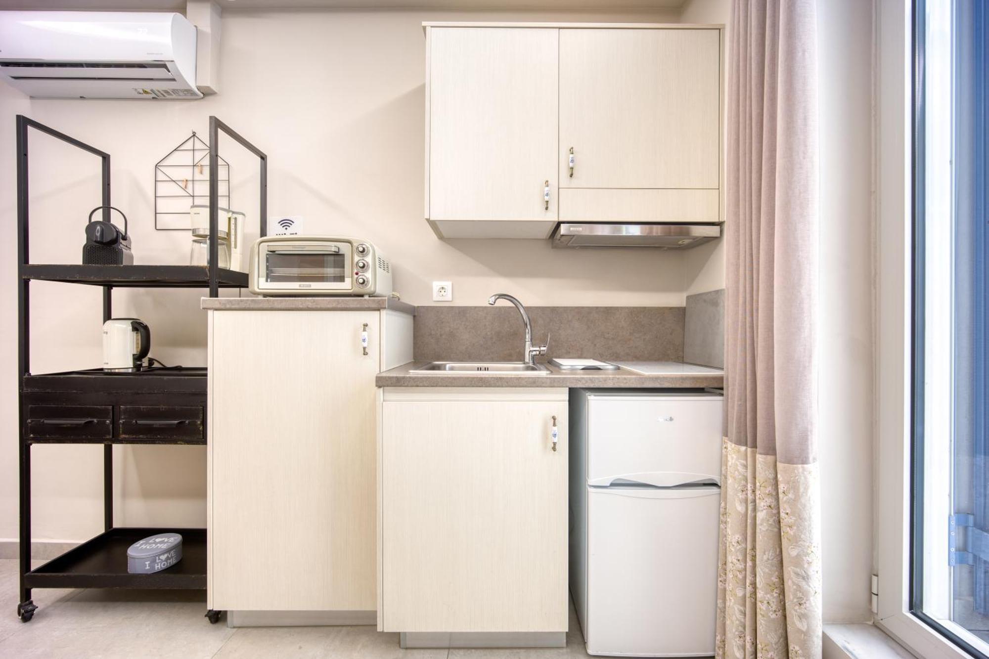 Pagrati/hilton Area, Bentzi * Athens
